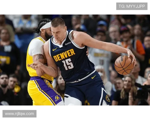 里夫斯谈轮换不足的挑战强调全队拼尽全力应对困难局面